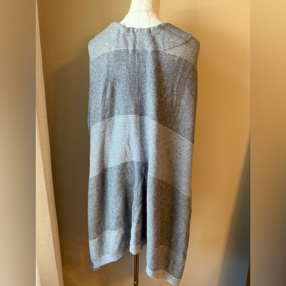 Anthropologie Knit Poncho - Picture 3 of 5